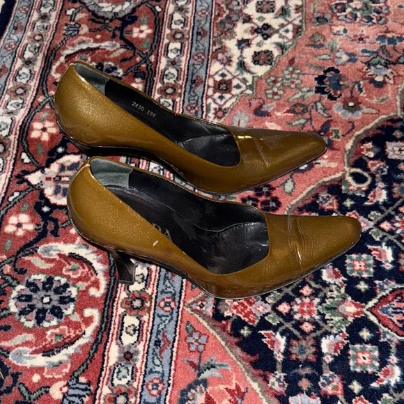 Prada Women's Olive Leather Heels - Picture 3 of 7